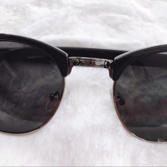 Colby Black Horn Rimmed Sunglasses - Picture 3 of 8